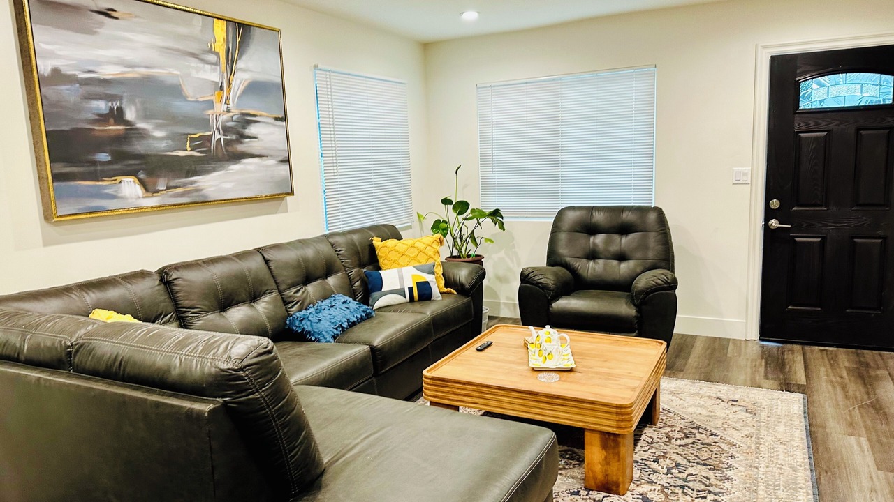 Photo of Livingroom in Northridge