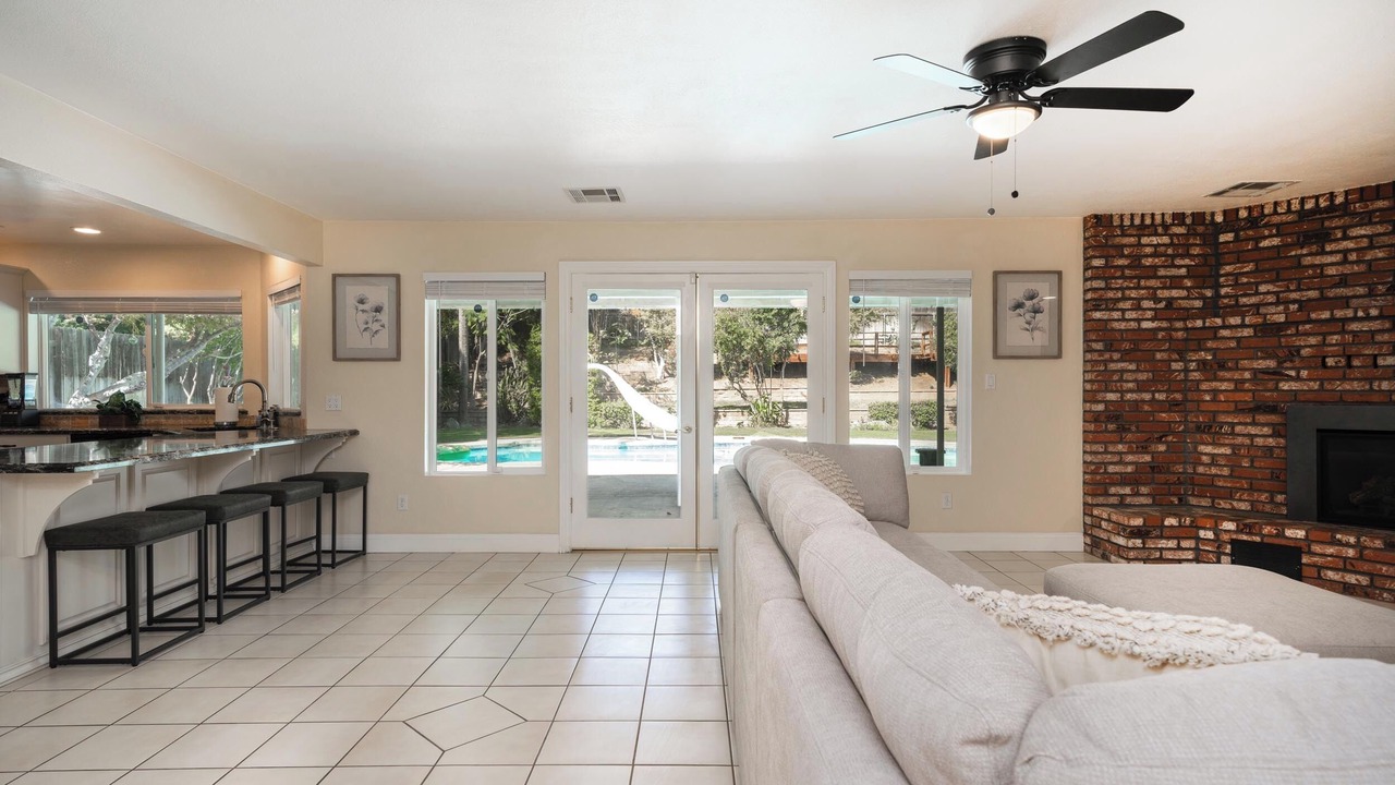 Photo of Livingroom in Bakersfield