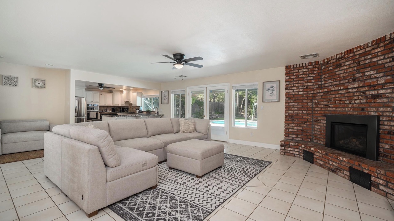 Photo of Livingroom in Bakersfield