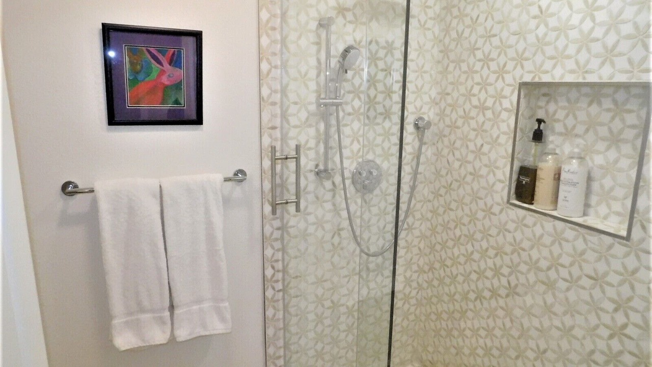 Photo of Bathroom in Araby