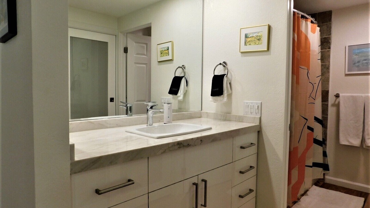 Photo of Bathroom in Araby