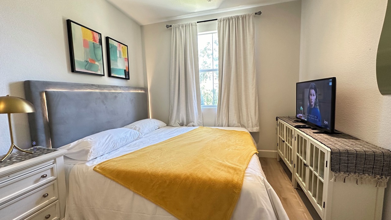 Photo of Bedroom in Oak Creek