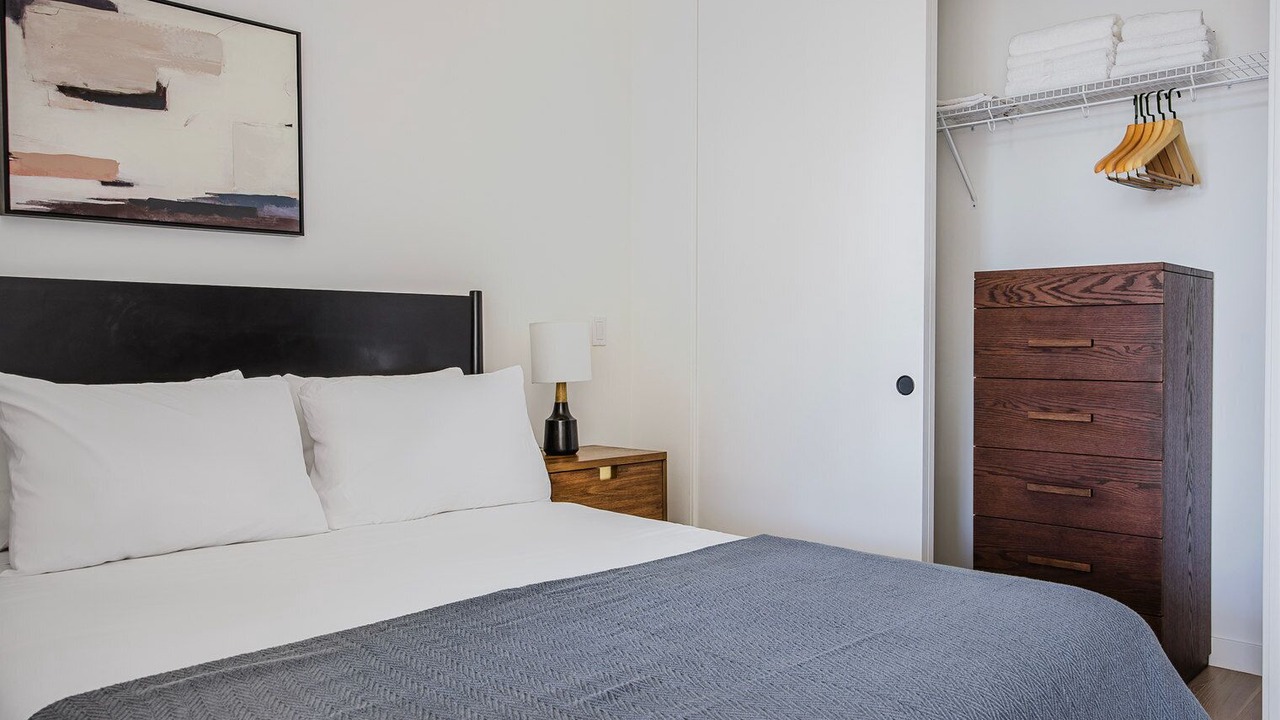 Photo of Bedroom in Mid-Wilshire