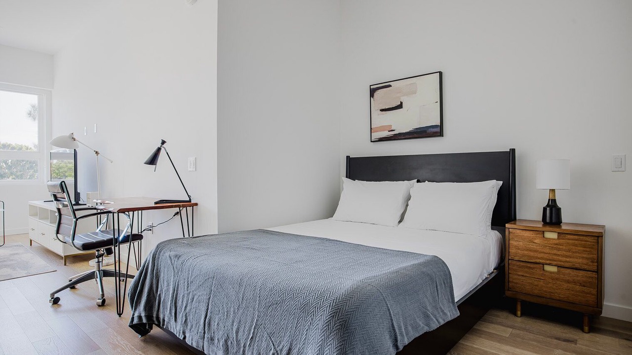 Photo of Bedroom in Mid-Wilshire