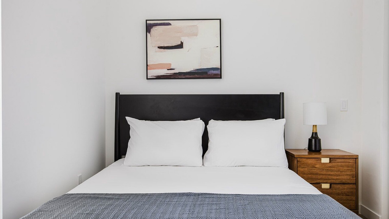 Photo of Bedroom in Mid-Wilshire