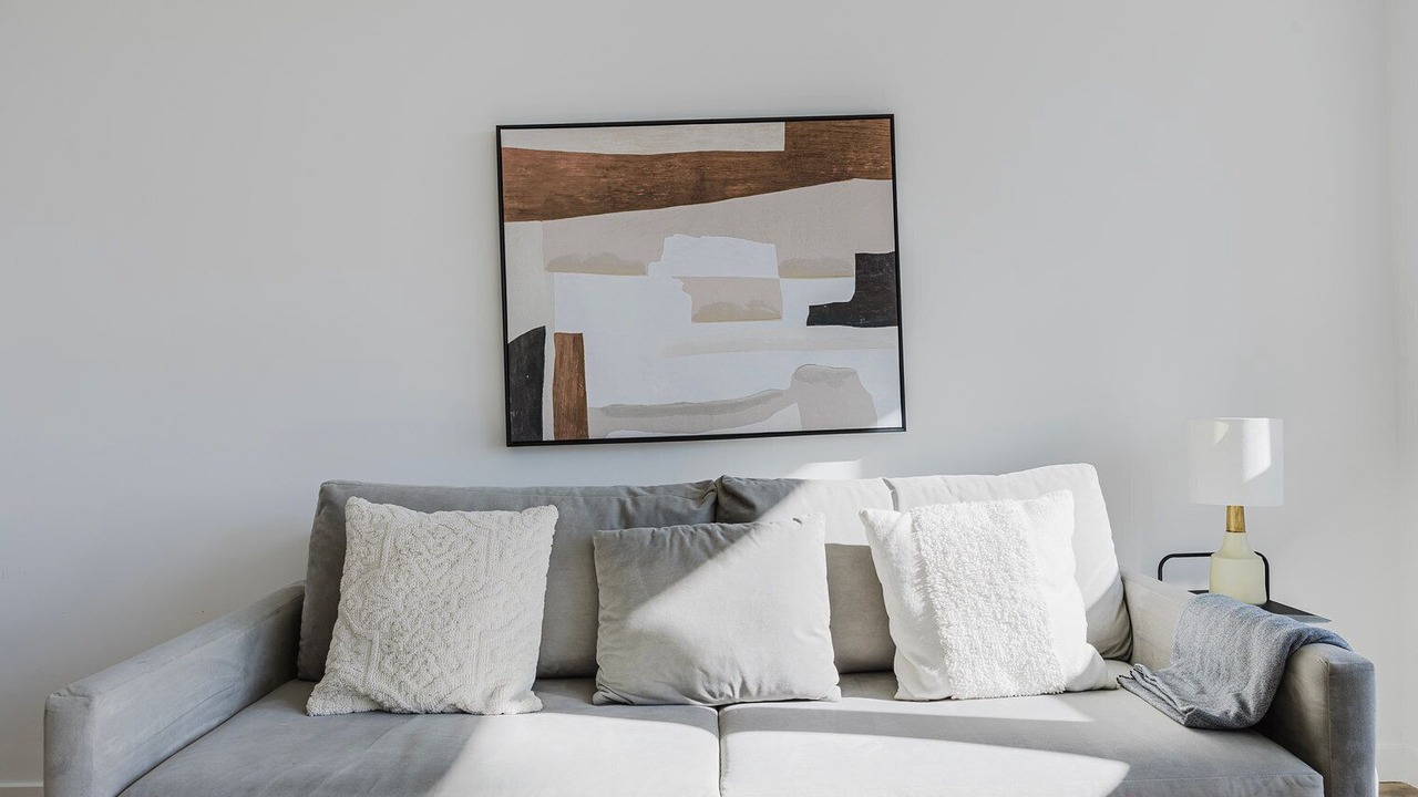 Photo of Livingroom in Mid-Wilshire