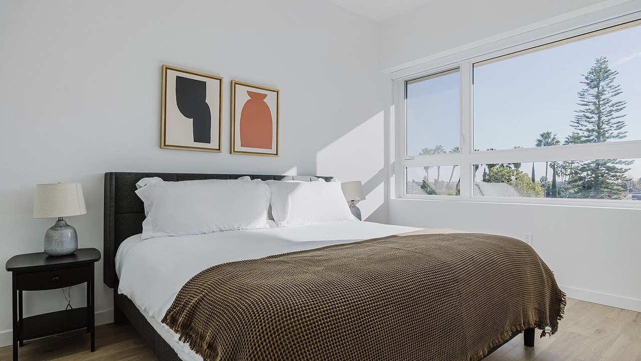 Photo of Bedroom in Greater Wilshire - Hancock Park