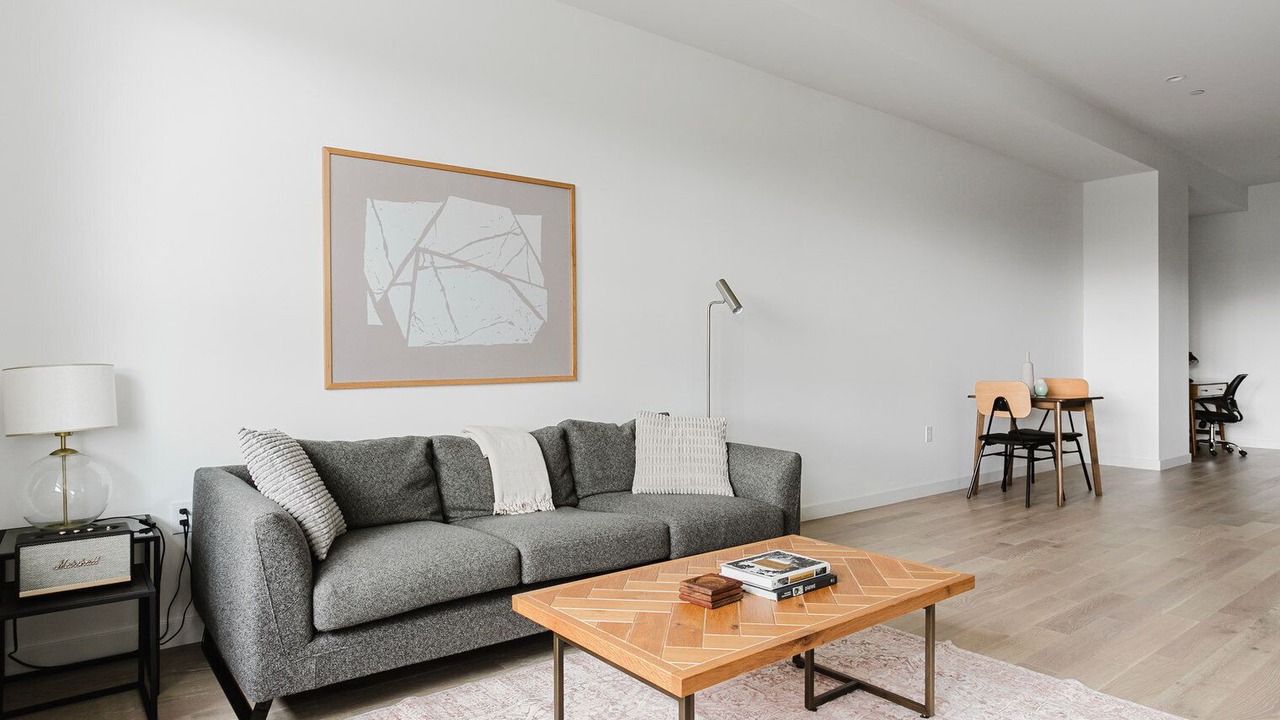Photo of Livingroom in Greater Wilshire - Hancock Park