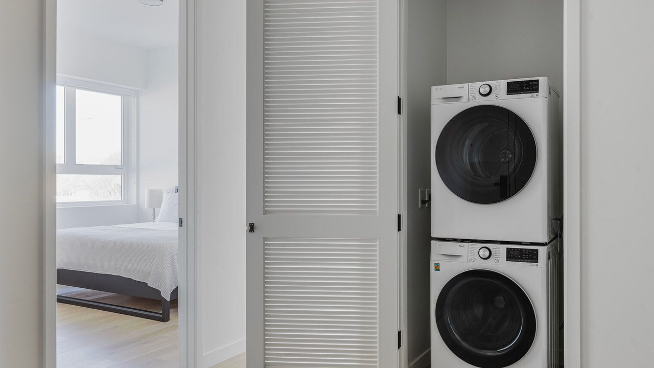Photo of Bedroom in Greater Wilshire - Hancock Park