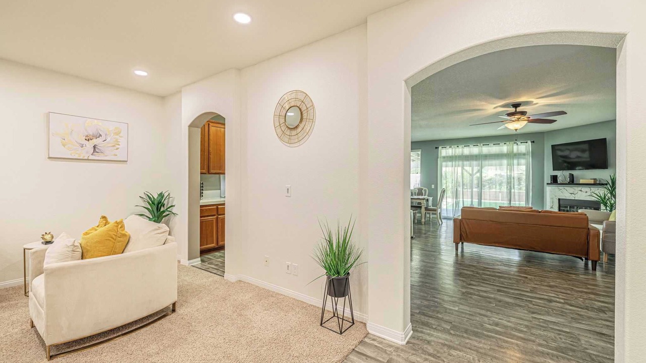 Photo of Livingroom in Palmdale