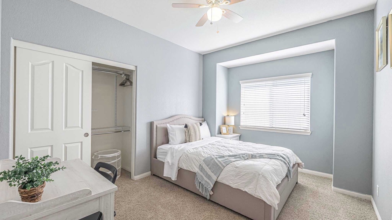 Photo of Bedroom in Palmdale