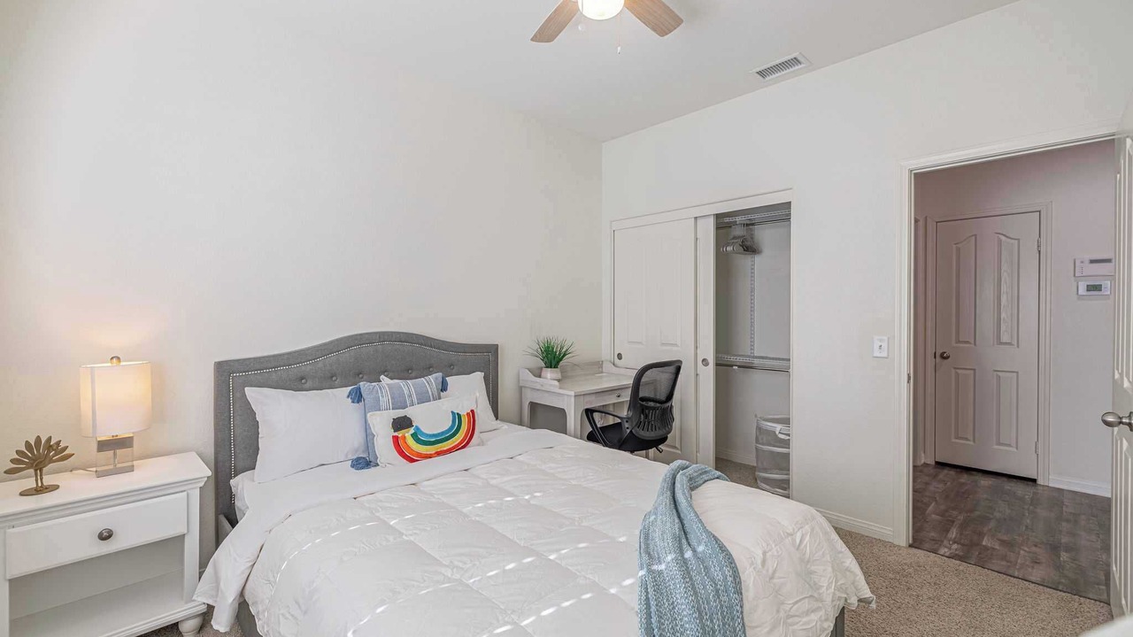 Photo of Bedroom in Palmdale