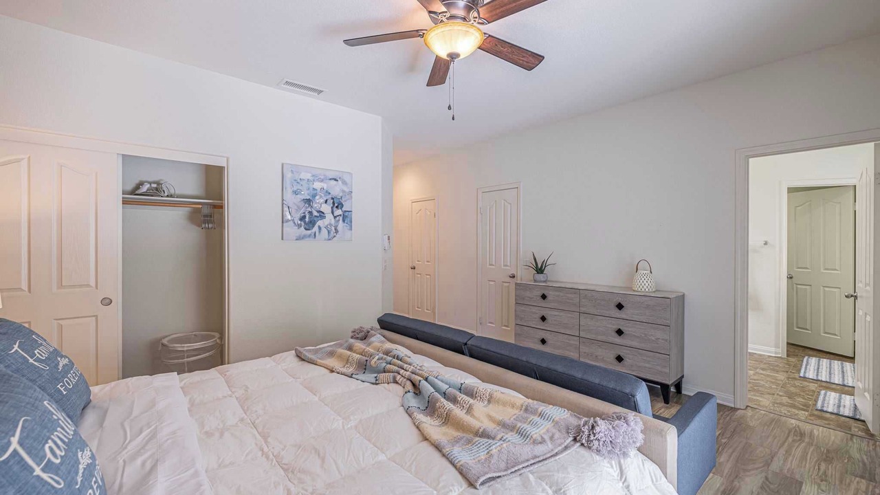 Photo of Bedroom in Palmdale