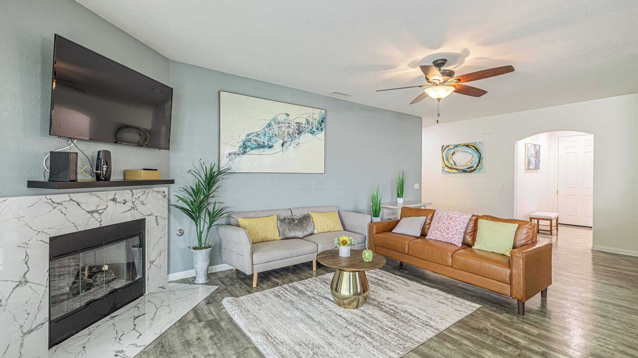 Photo of Livingroom in Palmdale