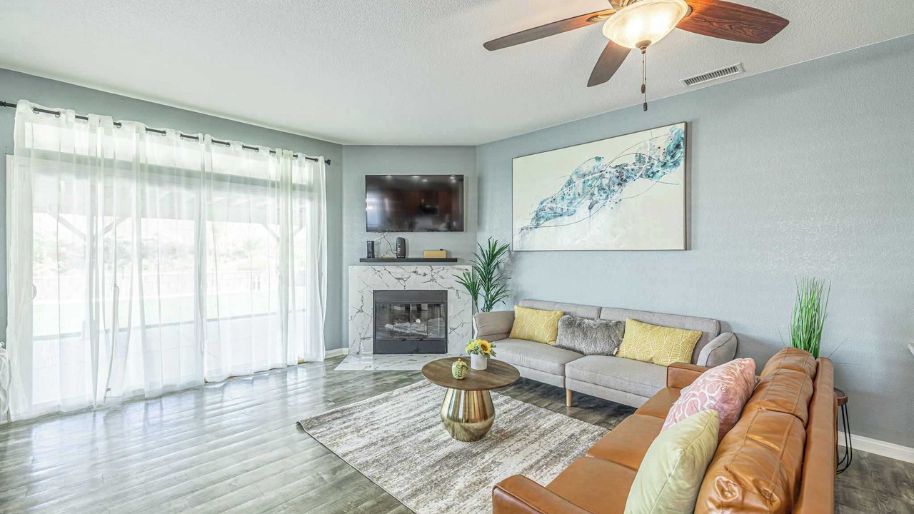Photo of Livingroom in Palmdale
