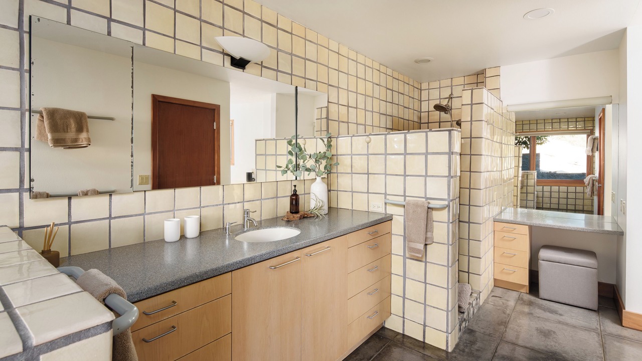 Photo of Bathroom in Julian