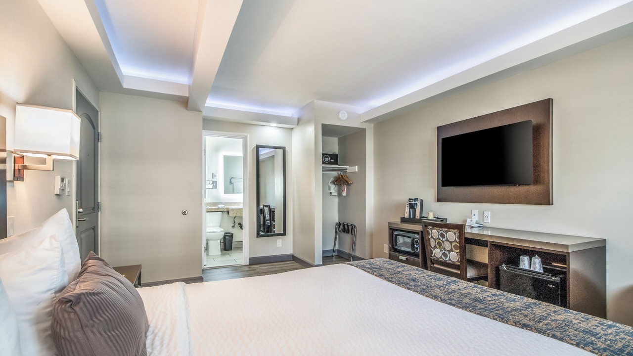 Photo of Bedroom in Alamitos Beach