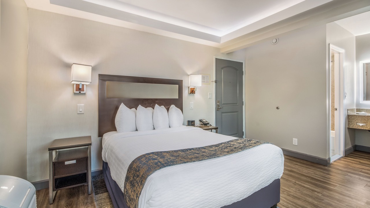 Photo of Bedroom in Alamitos Beach