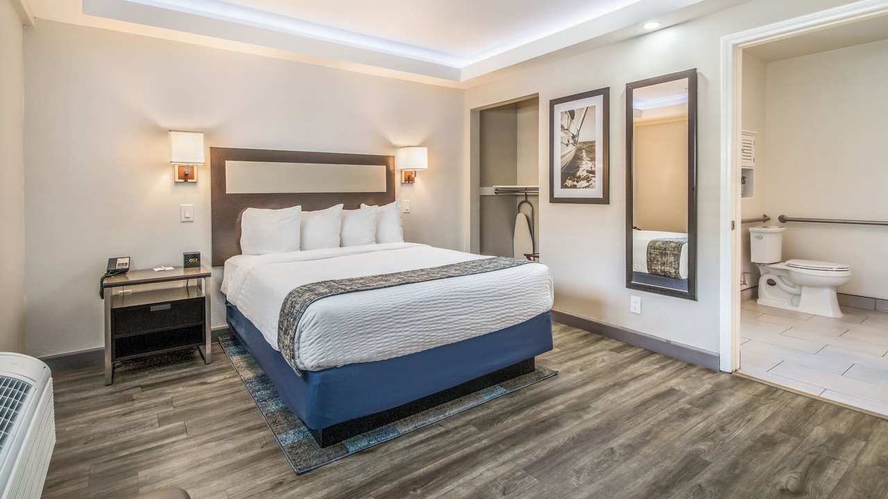 Photo of Bedroom in Alamitos Beach