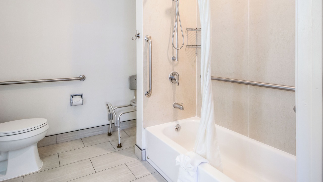 Photo of Bathroom in Alamitos Beach