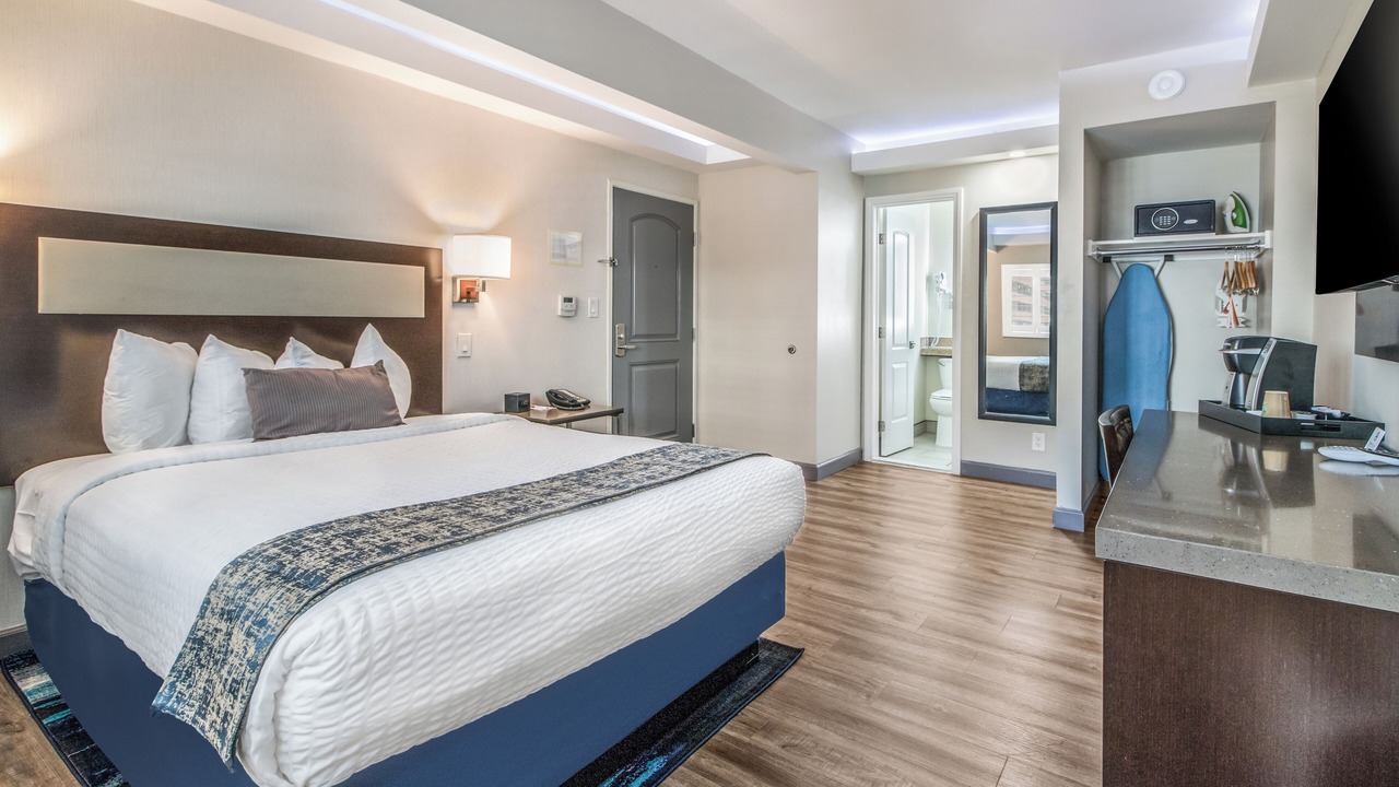 Photo of Bedroom in Alamitos Beach