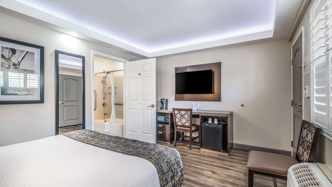 Photo of Bedroom in Alamitos Beach