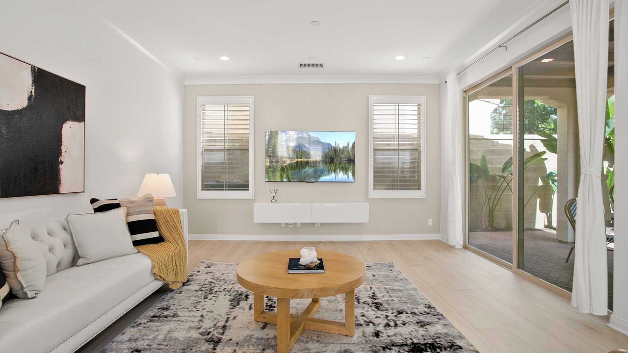 Photo of Livingroom in Woodbury