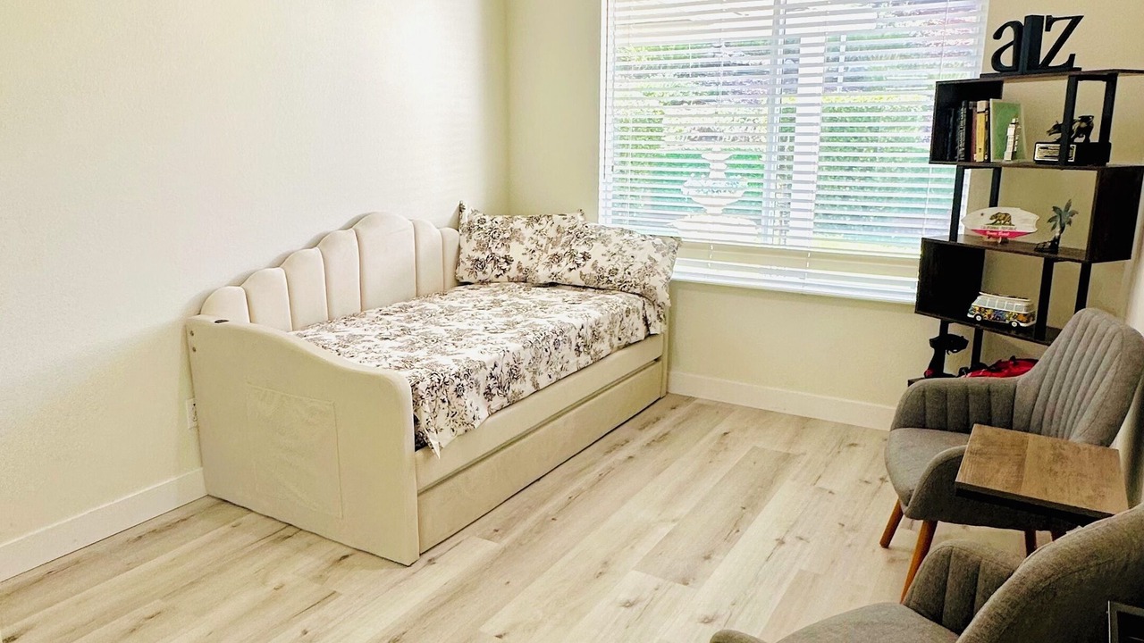 Photo of Livingroom in Corona