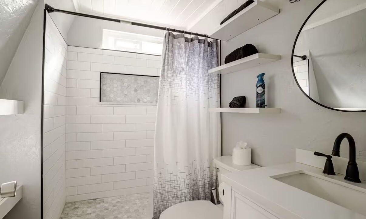 Photo of Bathroom in Woodlands