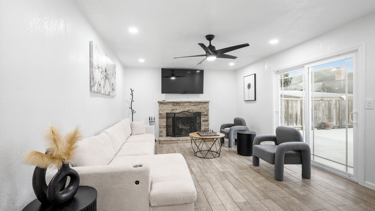 Photo of Livingroom in Lompoc