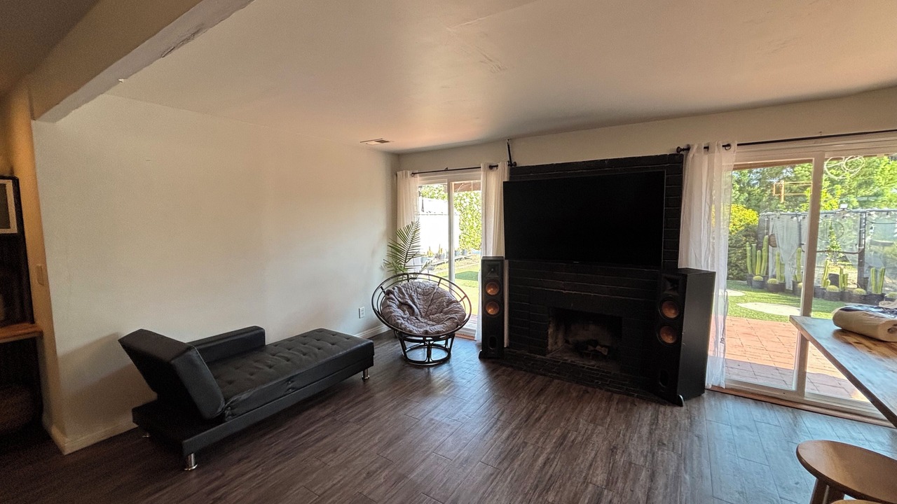 Photo of Livingroom in Chatsworth
