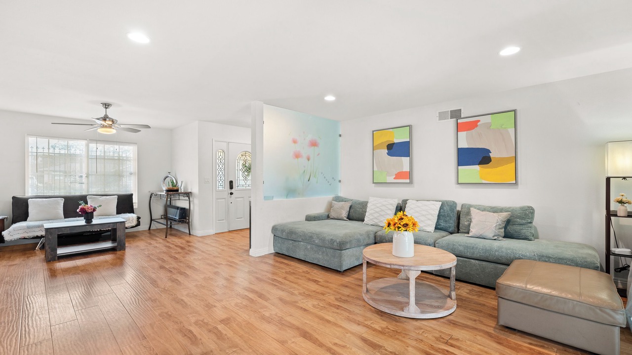 Photo of Livingroom in Glendora