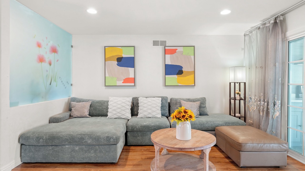 Photo of Livingroom in Glendora
