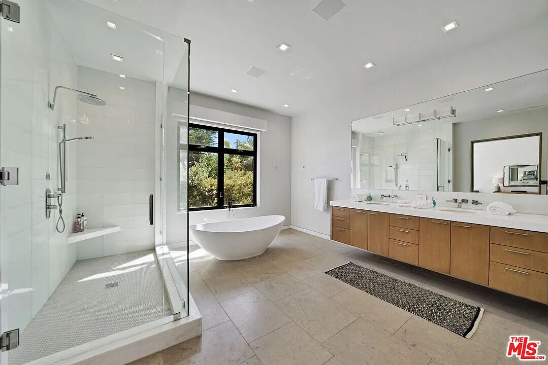 Photo of Bathroom in Malibu