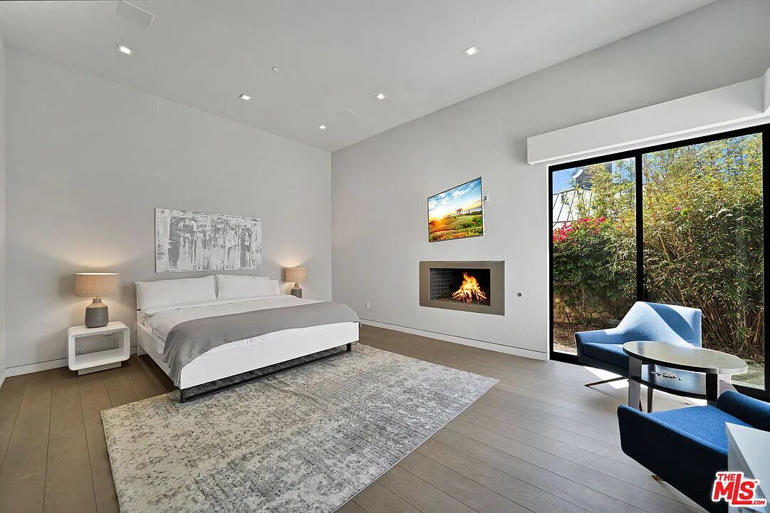 Photo of Bedroom in Malibu