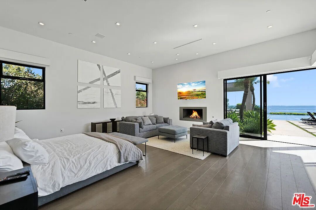 Photo of Bedroom in Malibu