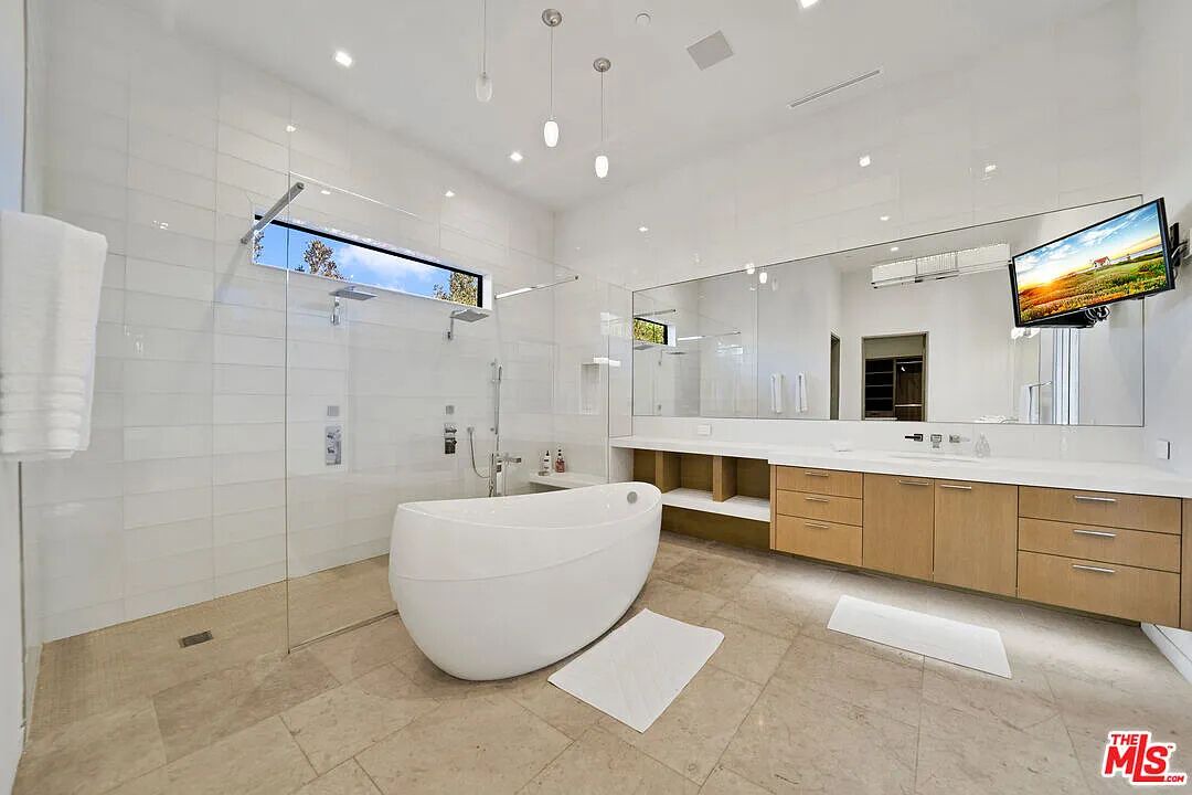 Photo of Bathroom in Malibu