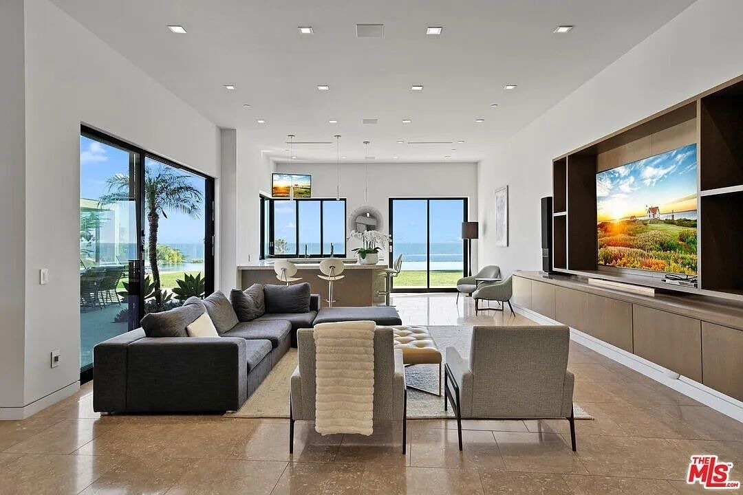 Photo of Livingroom in Malibu