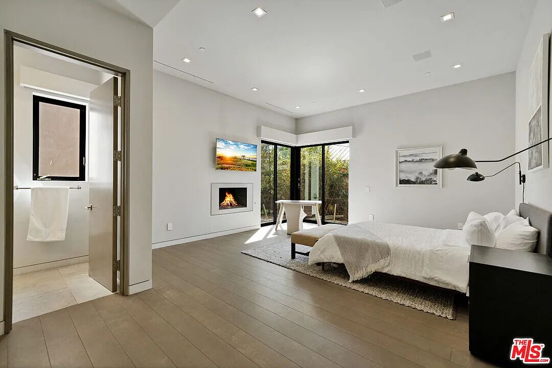 Photo of Bedroom in Malibu