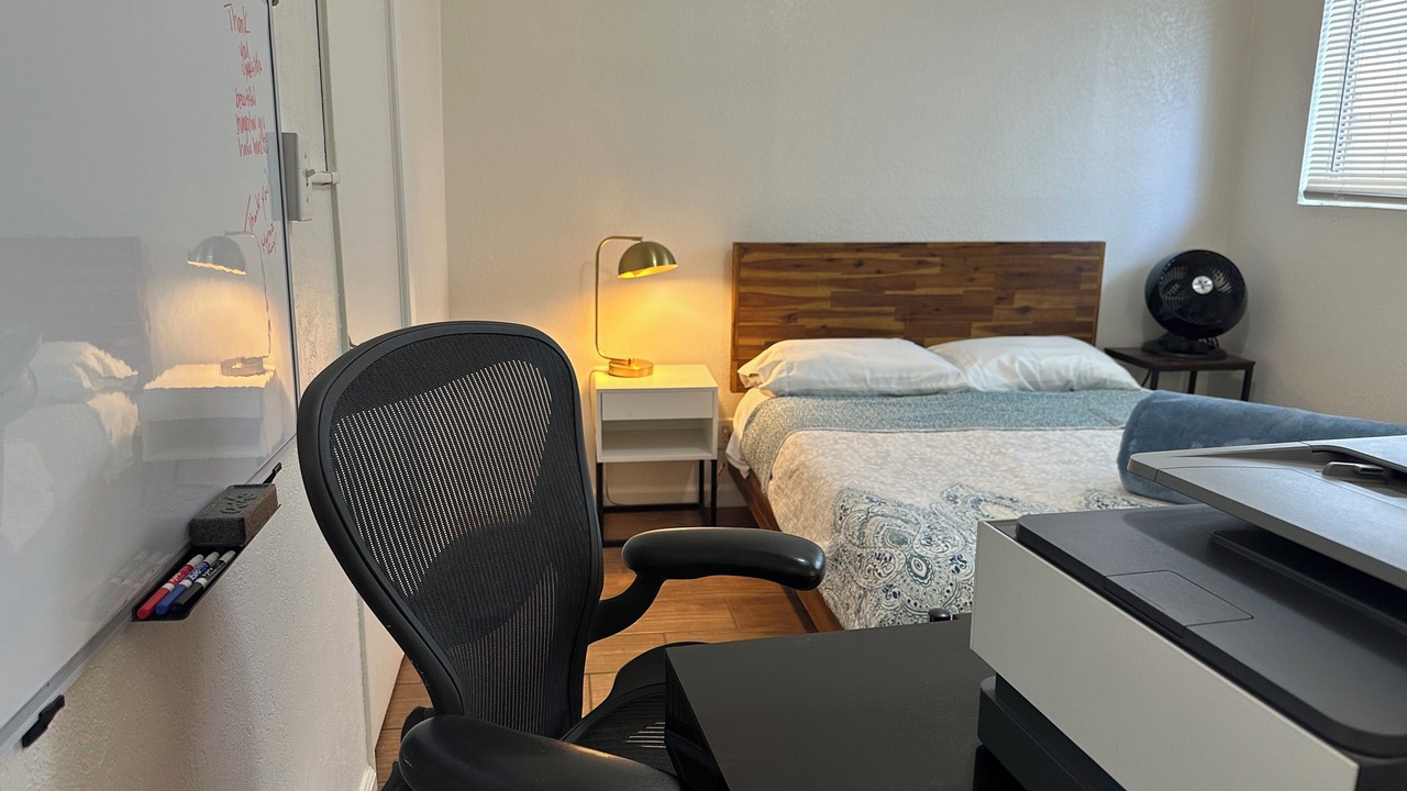 Photo of Bedroom in Sunland-Tujunga