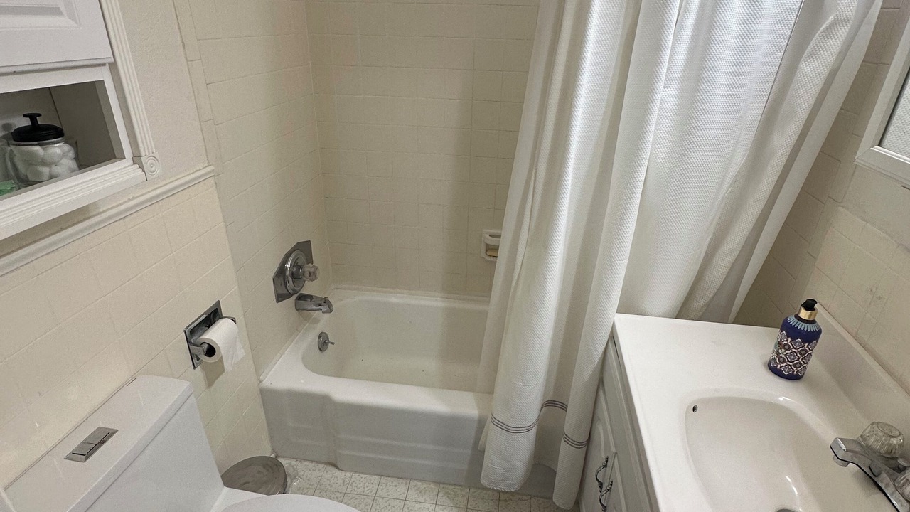 Photo of Bathroom in Sunland-Tujunga