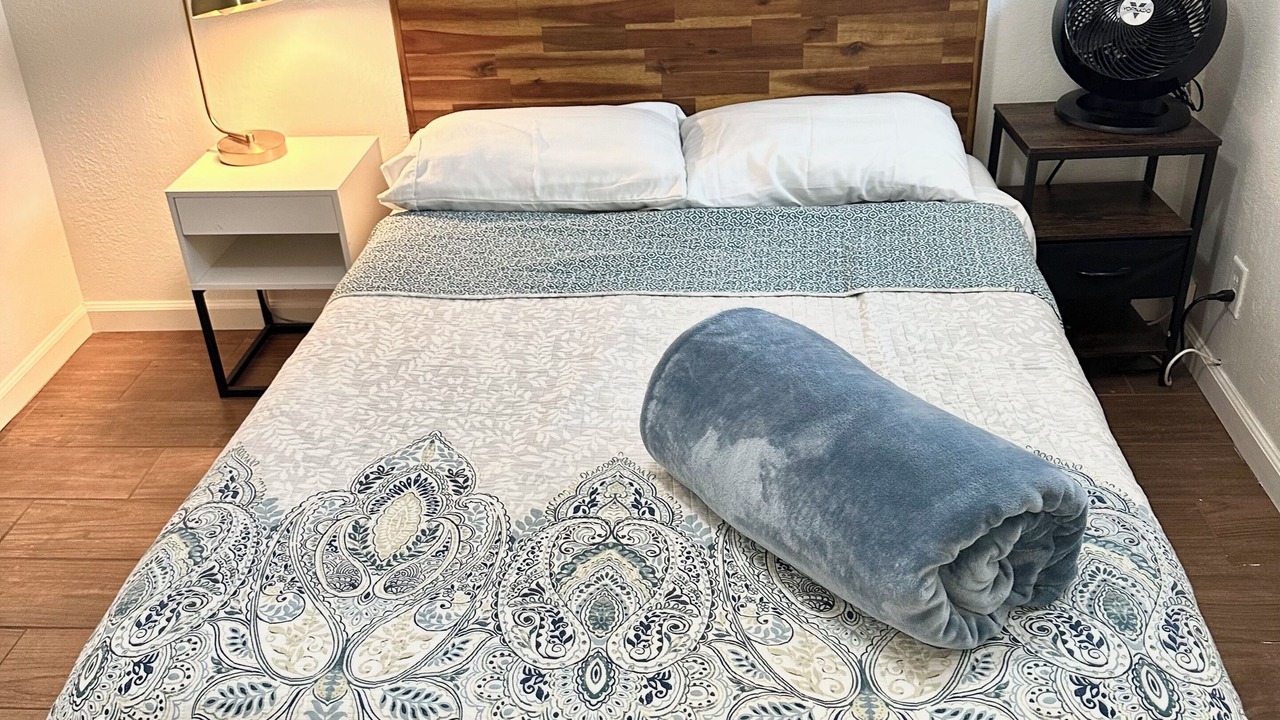 Photo of Bedroom in Sunland-Tujunga