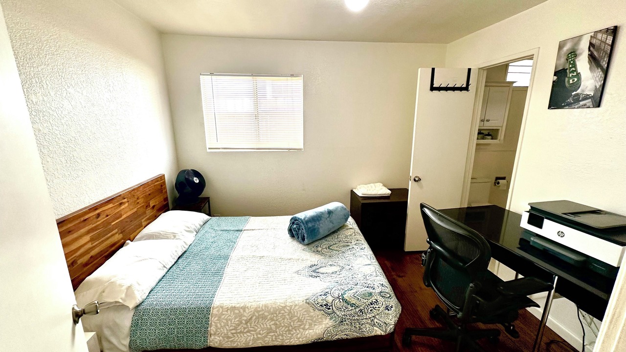Photo of Bedroom in Sunland-Tujunga