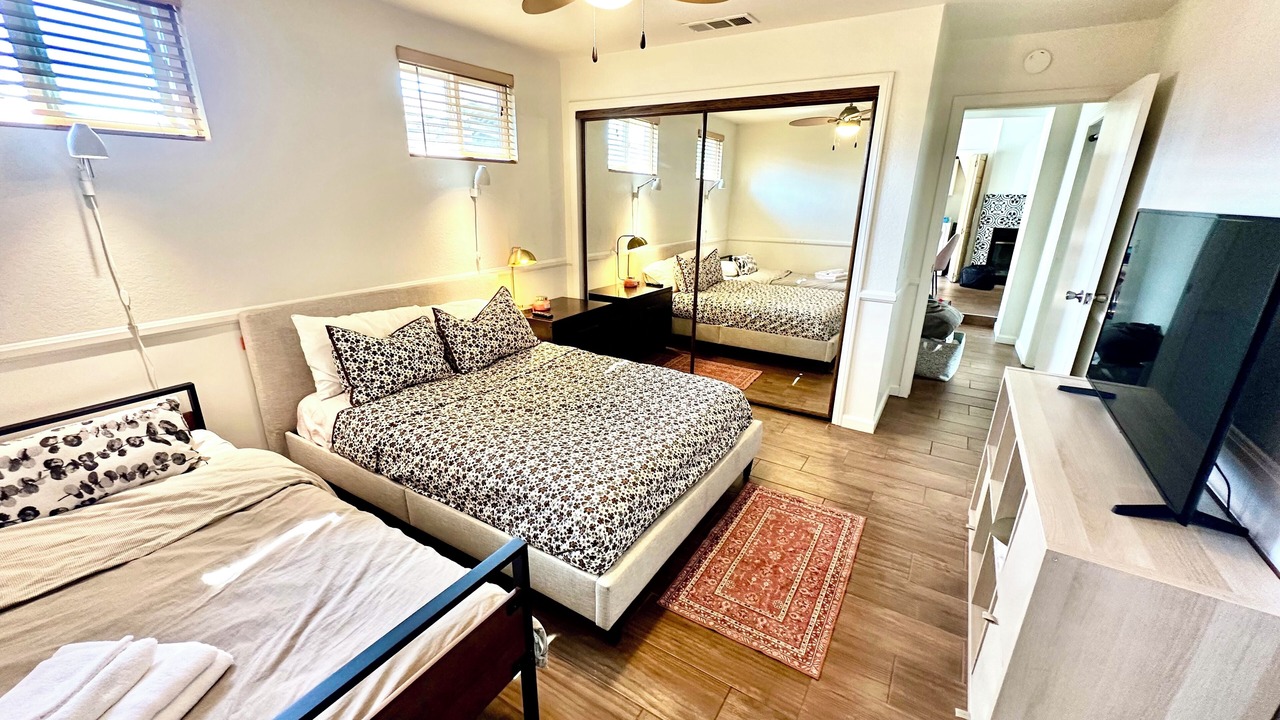 Photo of Bedroom in Sunland-Tujunga