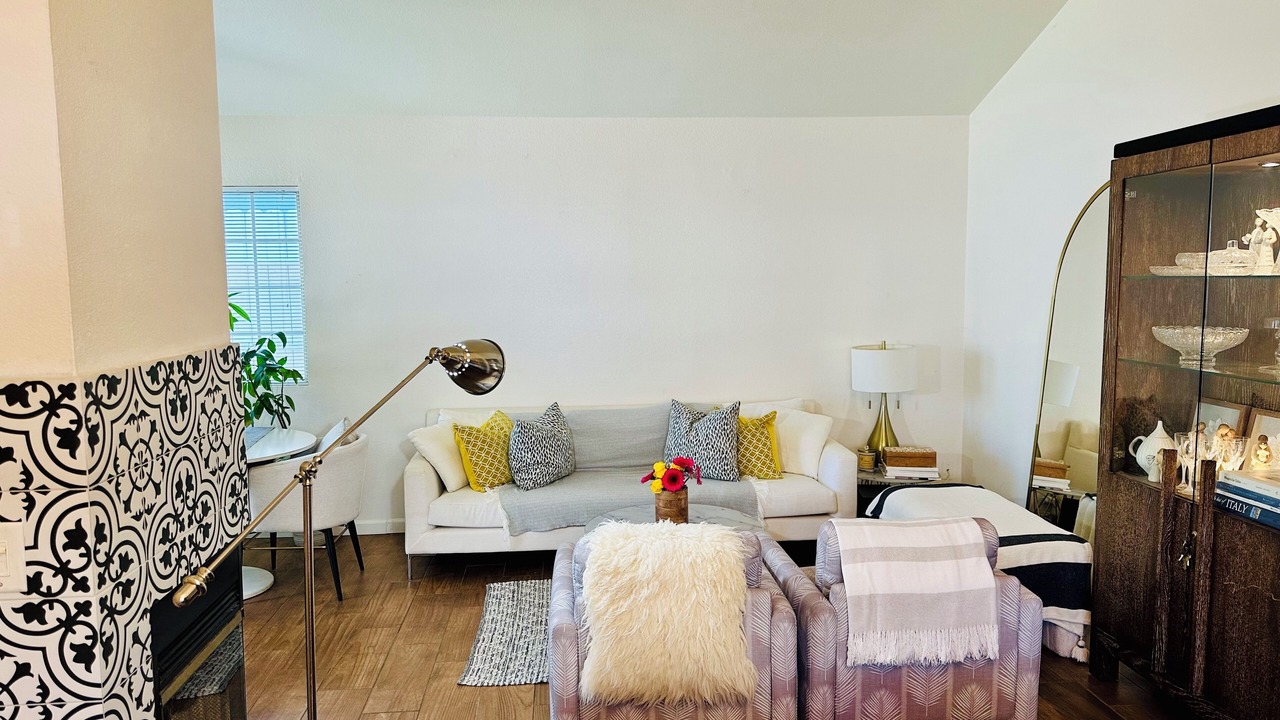 Photo of Livingroom in Sunland-Tujunga