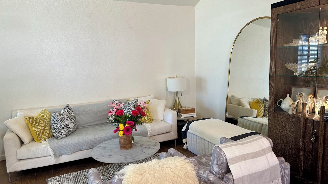 Photo of Livingroom in Sunland-Tujunga