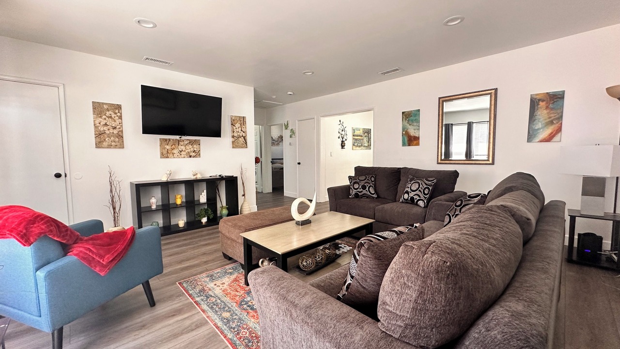 Photo of Livingroom in San Fernando