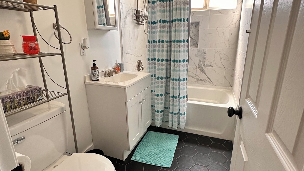Photo of Bathroom in San Fernando