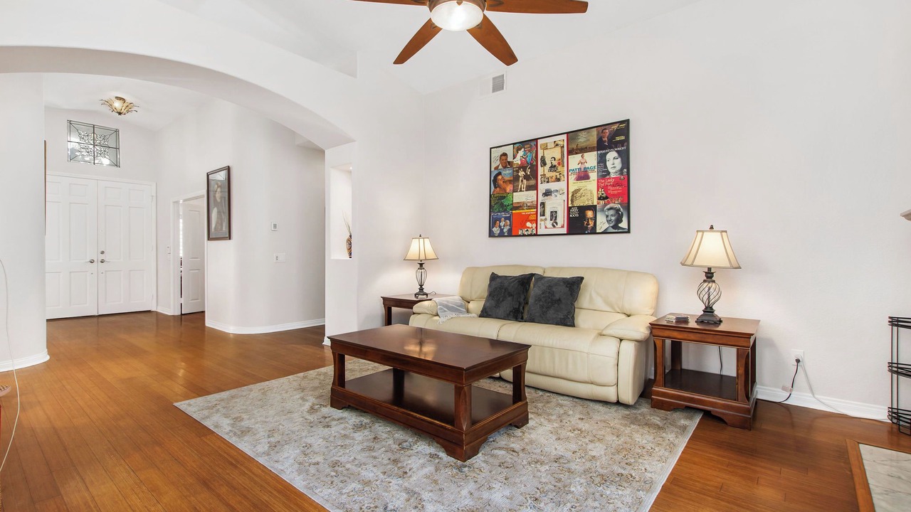 Photo of Livingroom in Ivey Ranch - Rancho Del Oro
