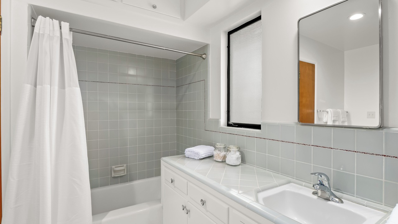 Photo of Bathroom in Raisin